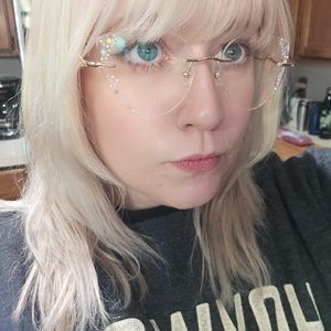 Meet your Posher, Oriana